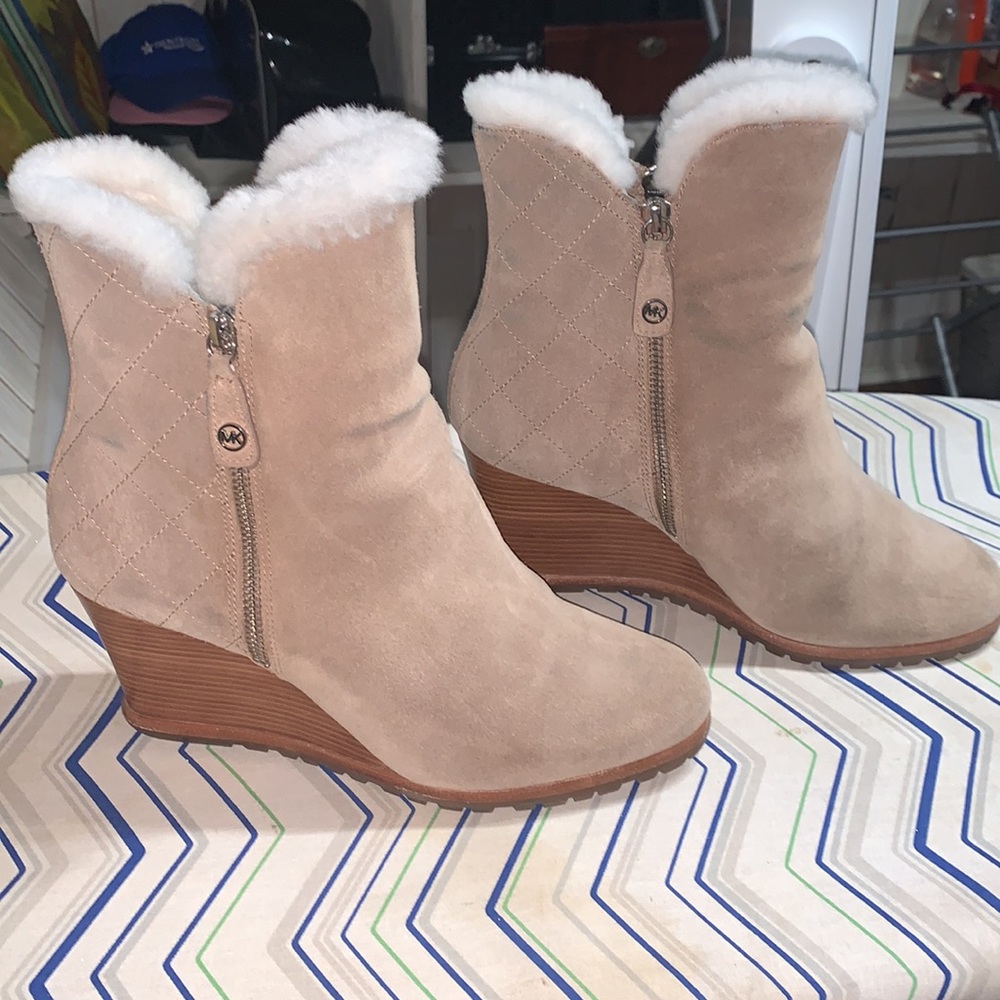 Very warm fur dressy boots
